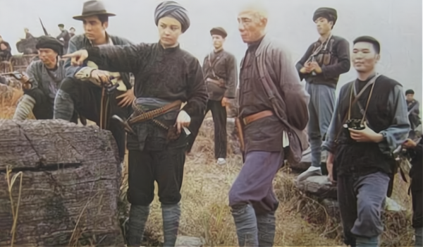 巨匪徐漢章是如何大搖大擺趕著牛，把手槍帶過我軍檢查點的