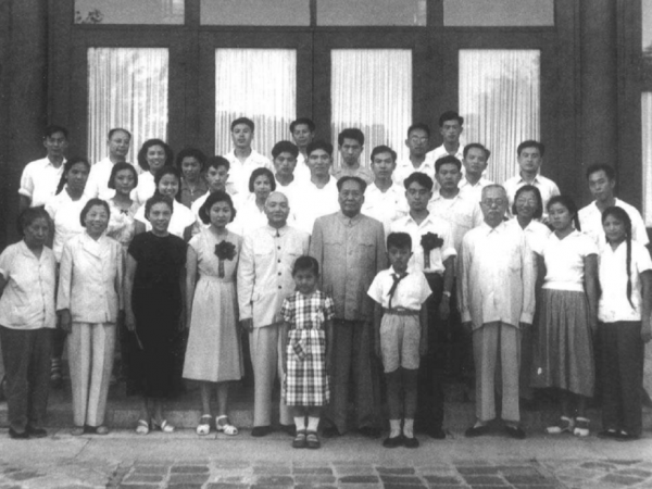 1959年李敏成婚，毛主席看到邀請名單後：一定要請你們的遠志姐姐