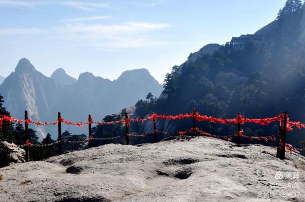 乘坐西峰索道上華山