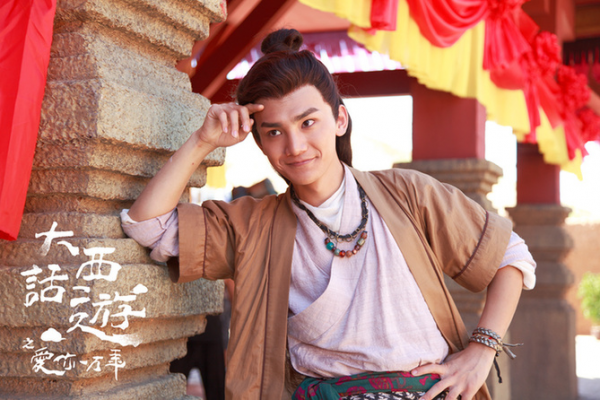 娛樂圈並非人人年入千萬,腰部以下藝人也在艱難追夢 娛樂圈並非人人年入千萬,腰部以下藝人也在艱難追夢