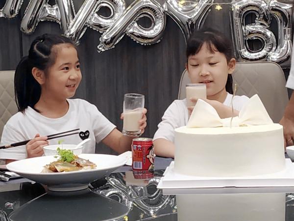 今天相聚在君品酒店，給寶寶過十歲生日