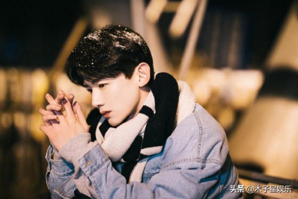 白敬亭卡點1314祝魏晨新婚快樂,簡直就是追星界的模範代表 白敬亭卡點1314祝魏晨新婚快樂,簡直就是追星界的模範代表