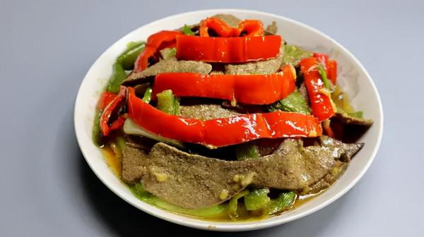 冬天手腳冰涼怎麼辦？要想補氣血、暖身效果好，這4種食物是必選