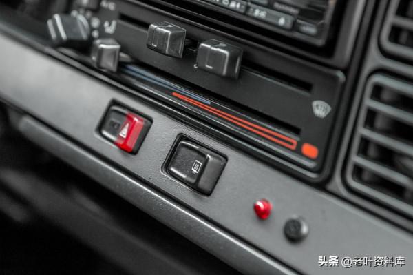 一輛1986年美國版大眾“桑塔納”旅行車