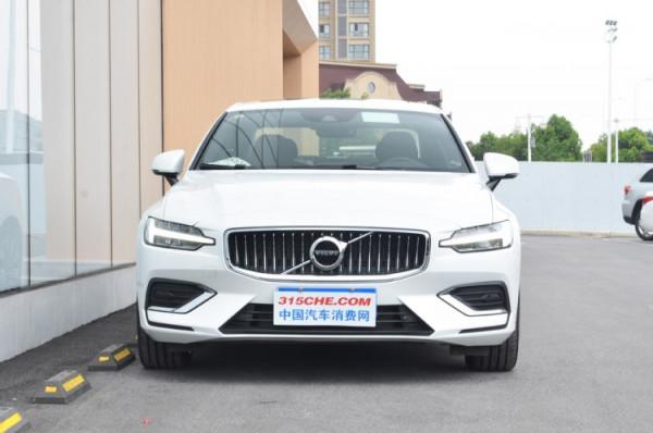 換裝48V輕混系統 實拍2022款沃爾沃S60