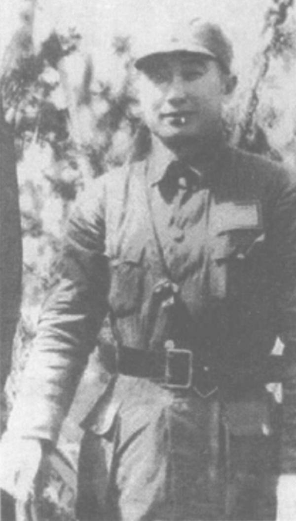 張靈甫：曾陷殺妻風波被唾罵，三段婚姻不幸福，42歲再娶17歲嬌妻