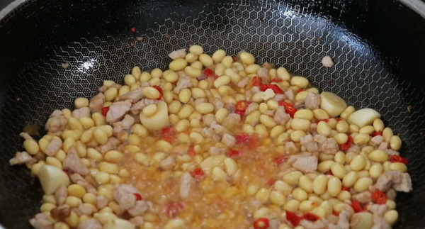 黃豆醬懶人版做法，不發黴不發酵，出鍋就能吃，那真叫一個香