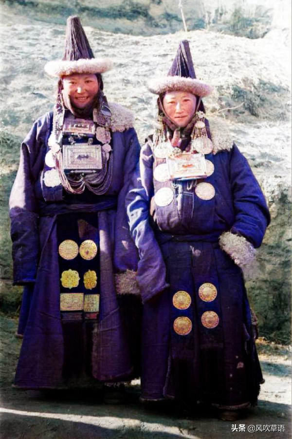 1936年的青海西寧塔爾寺，門前是熱鬧非凡的集貿市場