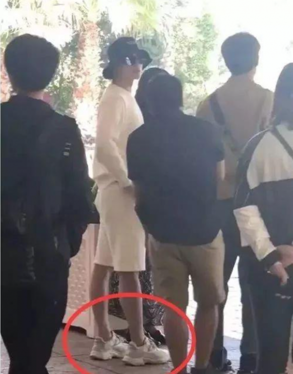 從李沁到趙露思，楊洋的5段戀情緋聞，個個都很有“故事”