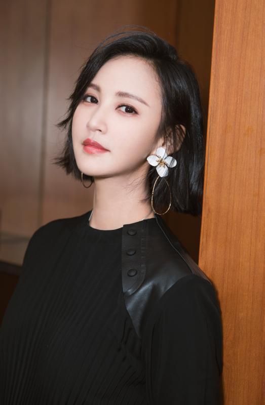 張歆藝曬健身照片,動作十分專業令人意外,長期堅持鍛鍊很是自律 張歆藝曬健身照片,動作十分專業令人意外,長期堅持鍛鍊很是自律