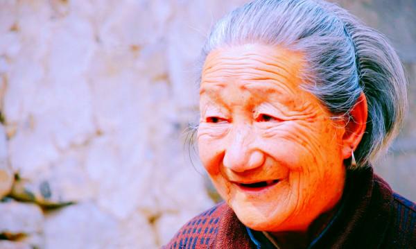 河北興龍寺古寺中,有處不幹涸的泉水,相傳是惡龍懺悔的眼淚 河北興龍寺古寺中,有處不幹涸的泉水,相傳是惡龍懺悔的眼淚