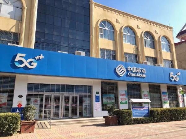 通訊三兄弟同框，卻難掩尷尬地位