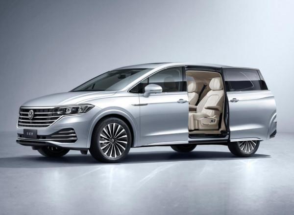 比別克GL8溫馨，比豐田​賽那​穩重，體驗中期改款大眾威然