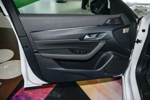 標緻508車門內飾板變形異響怎麼辦？