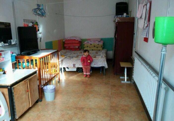 一家三口蝸居20平出租房，乾淨整潔！因為有了彼此，再小都是家