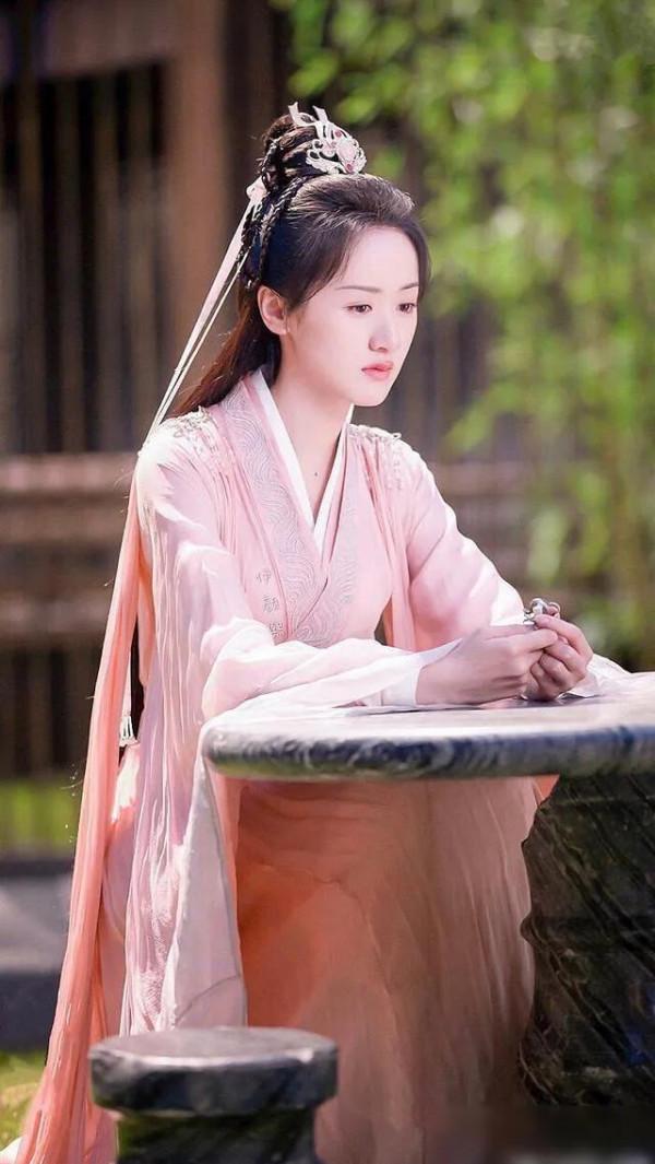 造型不行別尬吹，這6位飄帶造型太有靈氣，隨風飄逸氛圍感拉滿