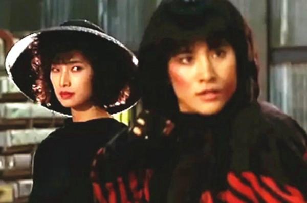 西協美智子：酷似山口百惠，靠肌肉和打戲走紅，63歲和兒子像姐弟