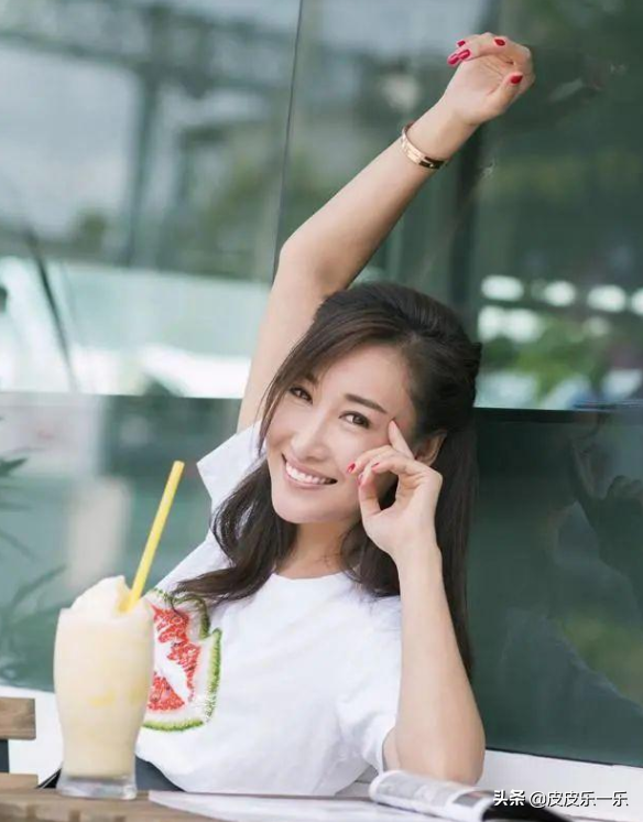 怒撕董潔、力捧賈玲，“百億製片人”陳祉希是如何“破捲成蝶”？