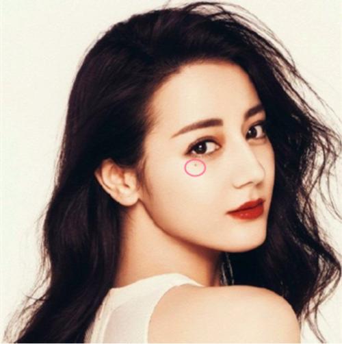 臉上有痣也耐看的女藝人，只服這幾位，甚過整容的女星，還有魅力