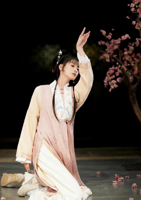 袁冰妍林黛玉造型：嬌豔的林妹妹