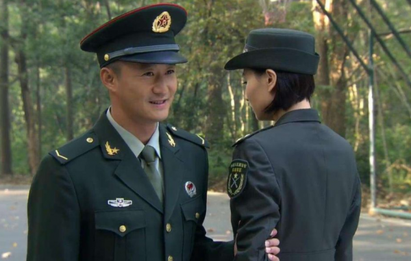 王牌部隊：韓班長可是老熟人，被譽為軍旅劇女神，曾與吳京演情侶