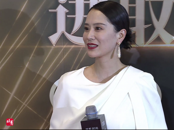 搜狐盛典:阿嬌發福婁藝瀟臉垮,李若彤秀馬甲線,AB壓軸驚豔全場 搜狐盛典:阿嬌發福婁藝瀟臉垮,李若彤秀馬甲線,AB壓軸驚豔全場