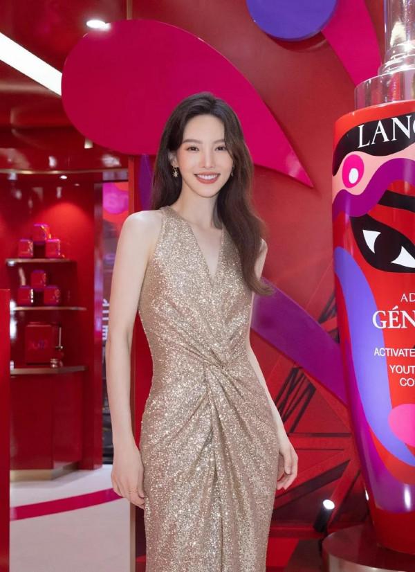 金晨身穿流蘇裙，一個被演員耽誤的喜劇人