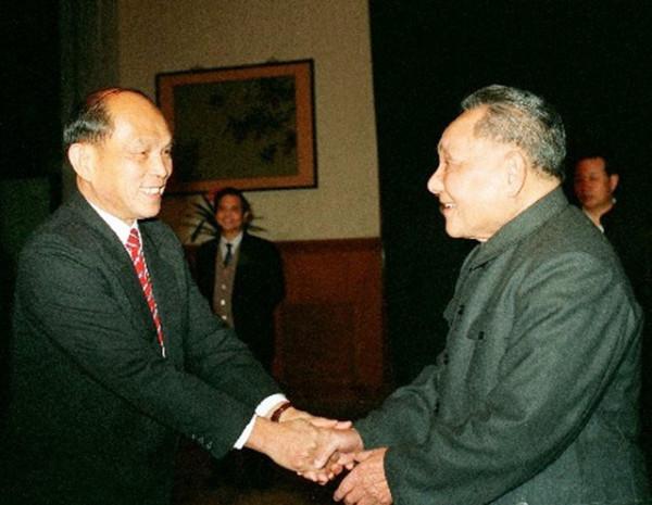 霍英東患癌後：來北京治療，常穿運動裝，愛喝桔子汁