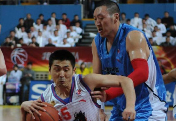 中國巨人,身高2.36米獲世界紀錄,娶1.9米的妻子,現狀如何? 中國巨人,身高2.36米獲世界紀錄,娶1.9米的妻子,現狀如何?