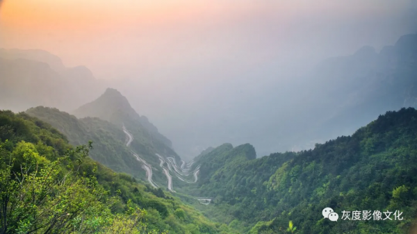 10月太行秋攝 天路、掛壁公路、石板房曬秋、古村落風光人文訓練營