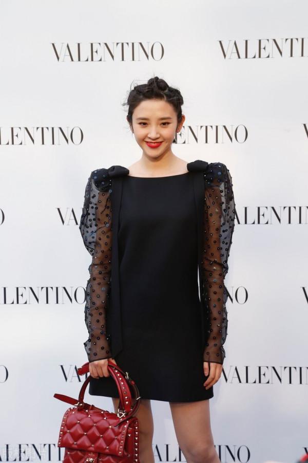 微笑女孩：唐藝昕