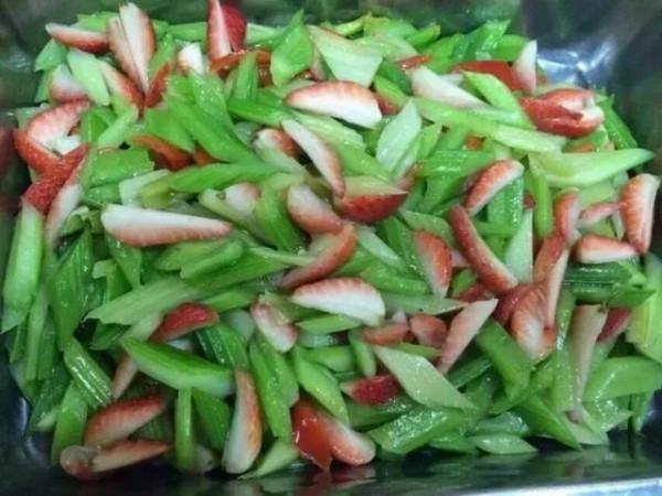 中國各地的十大“黑暗料理”，你吃過幾種？