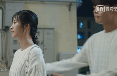 深秋將至，盤點偶像劇安全感爆棚的擁抱名場面，給大家取取暖