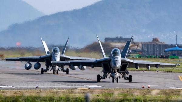 FC31腿短缺陷被殲35克服!作戰半徑幾乎翻倍,一口氣超越F35與F22 FC31腿短缺陷被殲35克服!作戰半徑幾乎翻倍,一口氣超越F35與F22