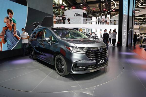 懸浮式大屏很有科技感，廣汽本田新款奧德賽上市，23.58萬起售