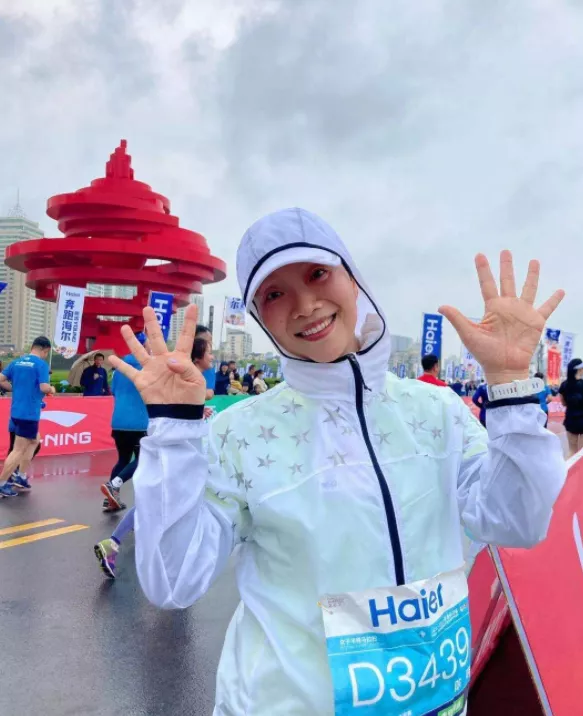 90年代內地天后落差好大，廉價走穴令人惋惜，賣二手衣吃相難看