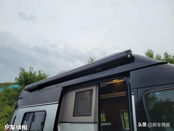 新款福特Pro房車來了,配2.2T柴油動力自動擋,6座設計廁所能變大 新款福特Pro房車來了,配2.2T柴油動力自動擋,6座設計廁所能變大