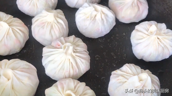 菜包子這樣做太香了,不發麵不擀麵,營養低脂,比肉吃還香 菜包子這樣做太香了,不發麵不擀麵,營養低脂,比肉吃還香