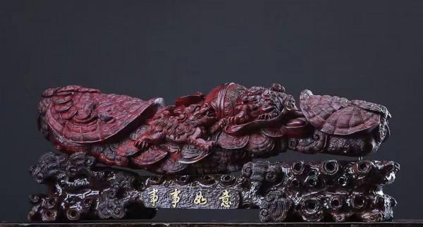 雙獅戲玲瓏，靈芝大如意！刻刀遊走，枯木變藝術