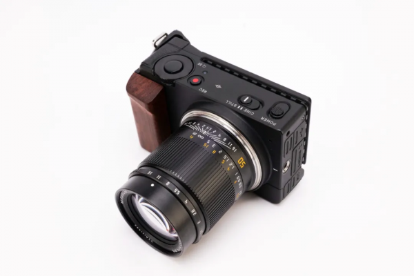 一千出頭的國產徠卡式50mm F1.4鏡頭 一千出頭的國產徠卡式50mm F1.4鏡頭