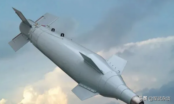 解放軍“飛豹”突襲，攜鐳射制導炸彈，模擬突擊臺軍“愛國者”