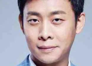 最“醜”星2代王驍：他憑什麼上位？