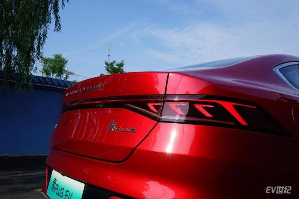 試駕比亞迪秦PLUS EV 一臺有顏/有料/有續航的小號漢EV