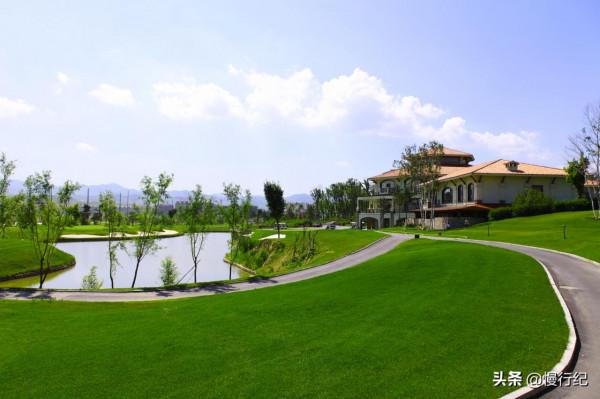 這裡的溫泉曾經讓李世民的大軍為之駐足，你要來體驗一下嗎？