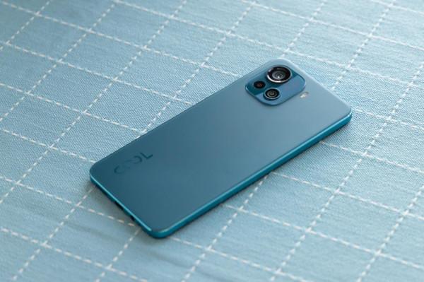 公認好音質手機！追劇黨別錯過，今年推出的這4款對稱雙喇叭手機