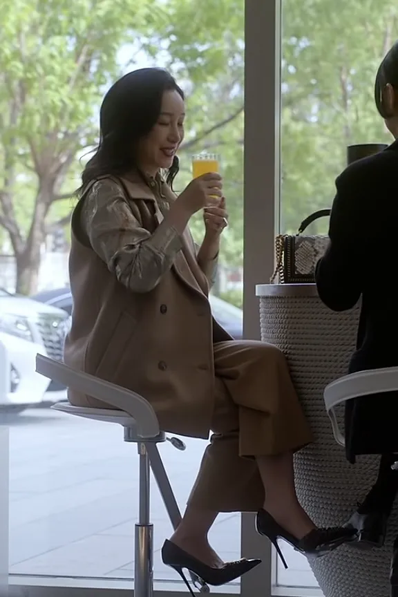 《小敏家》裡的周迅、秦海璐，真的太會穿了