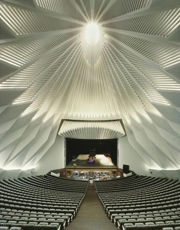 聖地亞哥-卡拉特拉瓦(Santiago Calatrava) 聖地亞哥-卡拉特拉瓦(Santiago Calatrava)