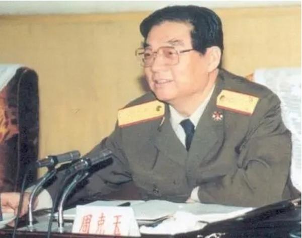 他61歲任總後勤部政委，在67軍工作時餘秋裡很欣賞他，65歲授上將