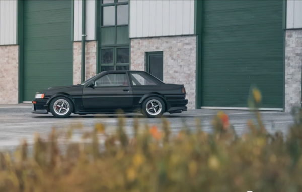 放了15年的豐田AE86，改裝後依舊迷人