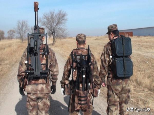 罕見國產QLZ201山地榴彈發射器？三人戰鬥小組攜帶，重量減輕大半